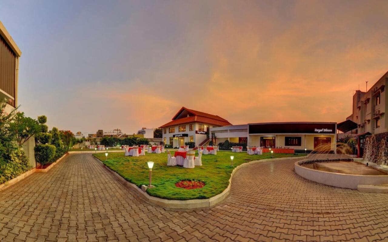 Hotel Kalyani Майсуру Екстер'єр фото
